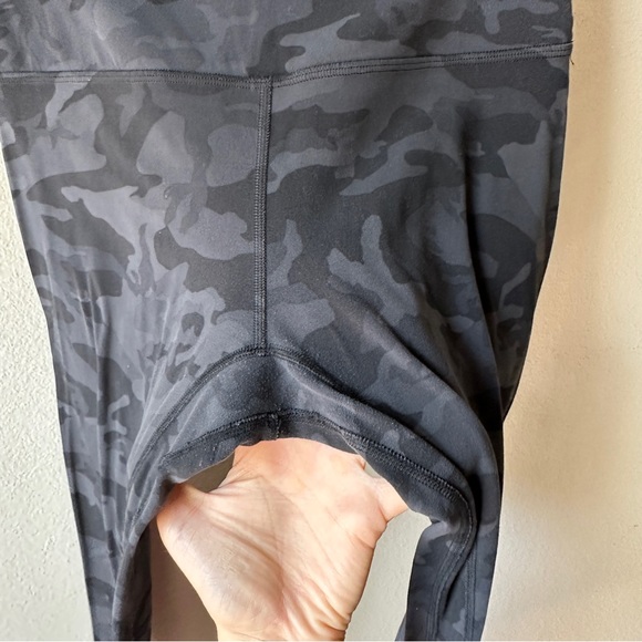Lululemon Athletica camo workout yoga leggings - Picture 5 of 6